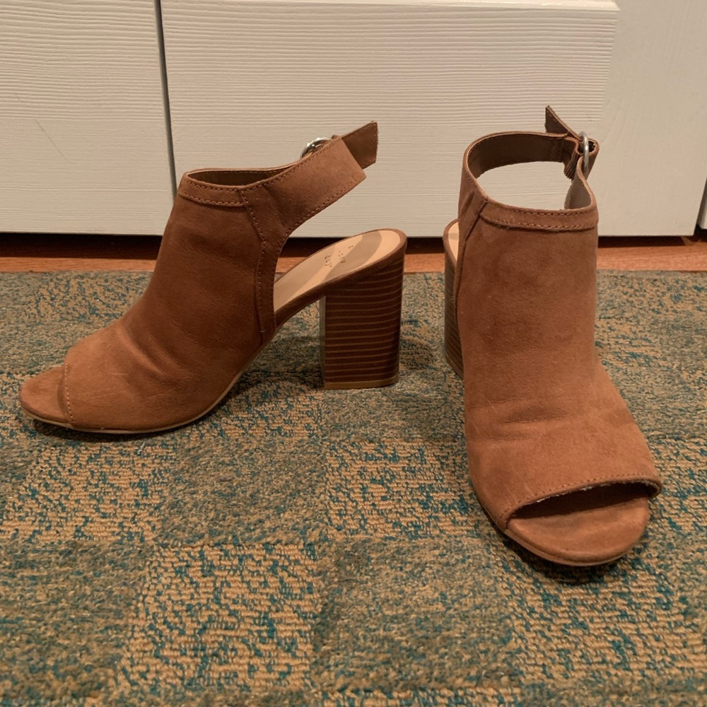 Open Toe Chunky Heel - Light Brown
